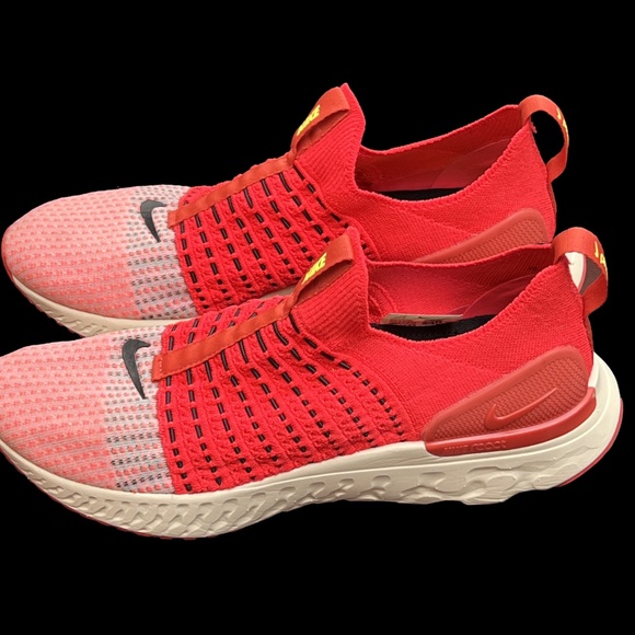 Nike React Phantom Run Flyknit 2